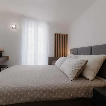 Villa Mare Mar With Pool Zara