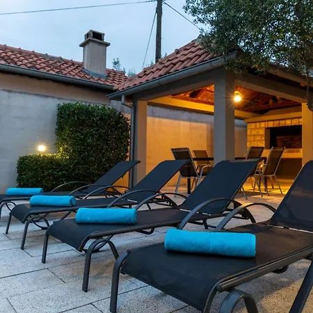 Villa Mare Mar With Pool *
